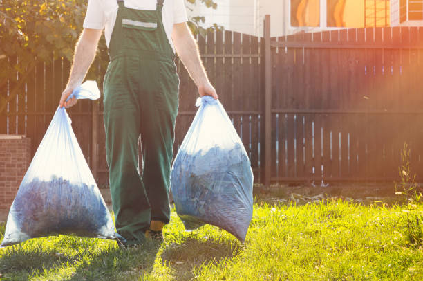Best Yard Cleanup Services  in Le Mars, IA